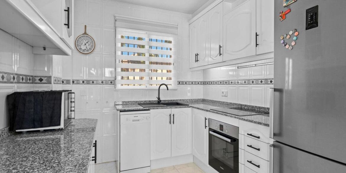 3 Zimmer Villa zu verkaufen in Benijofar mit Pool Garage - 255.000 € (Ref: 9632693)