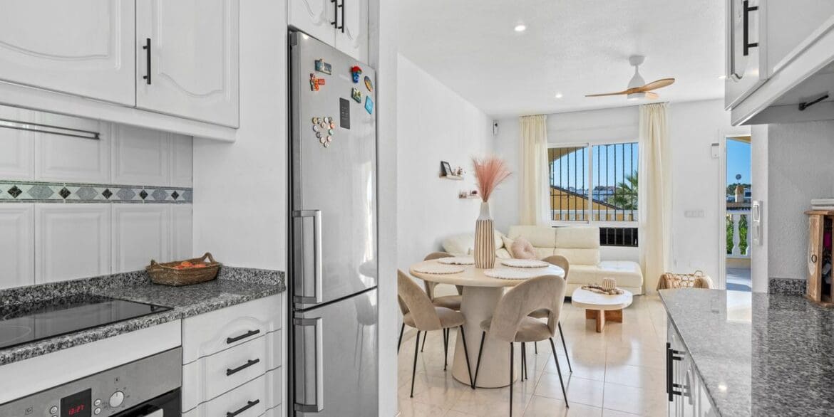 3 Zimmer Villa zu verkaufen in Benijofar mit Pool Garage - 255.000 € (Ref: 9632693)