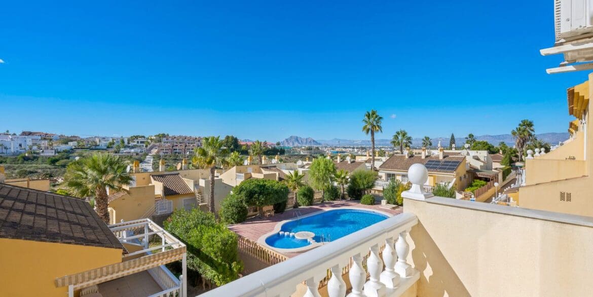 3 Zimmer Villa zu verkaufen in Benijofar mit Pool Garage - 255.000 € (Ref: 9632693)