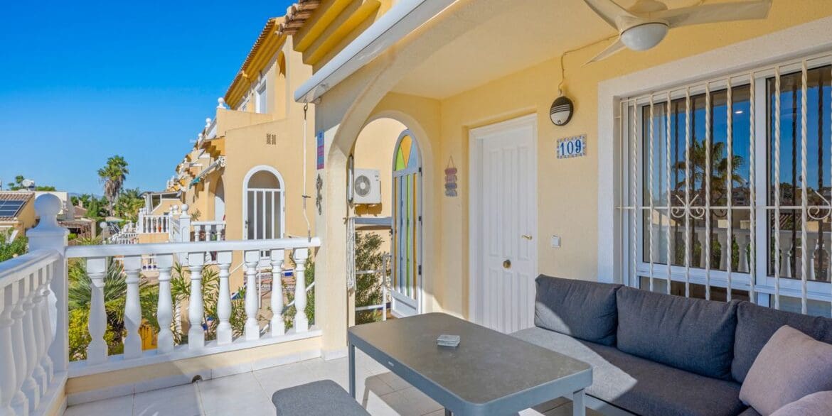 3 Zimmer Villa zu verkaufen in Benijofar mit Pool Garage - 255.000 € (Ref: 9632693)