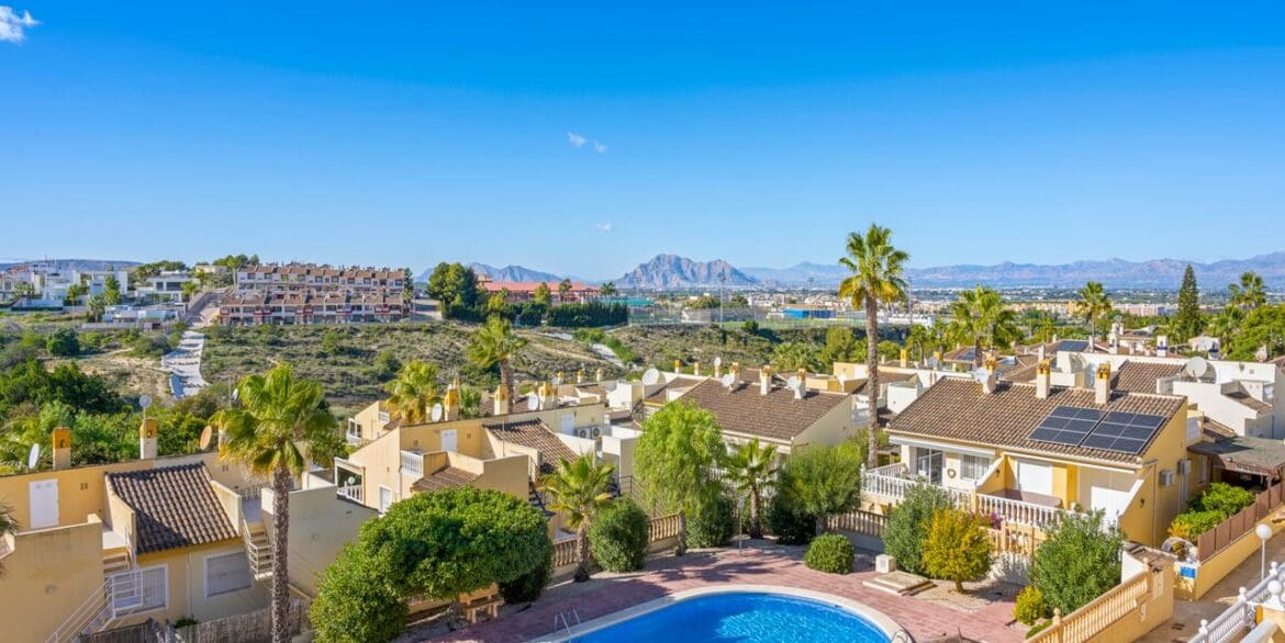 3 Zimmer Villa zu verkaufen in Benijofar mit Pool Garage - 255.000 € (Ref: 9632693)