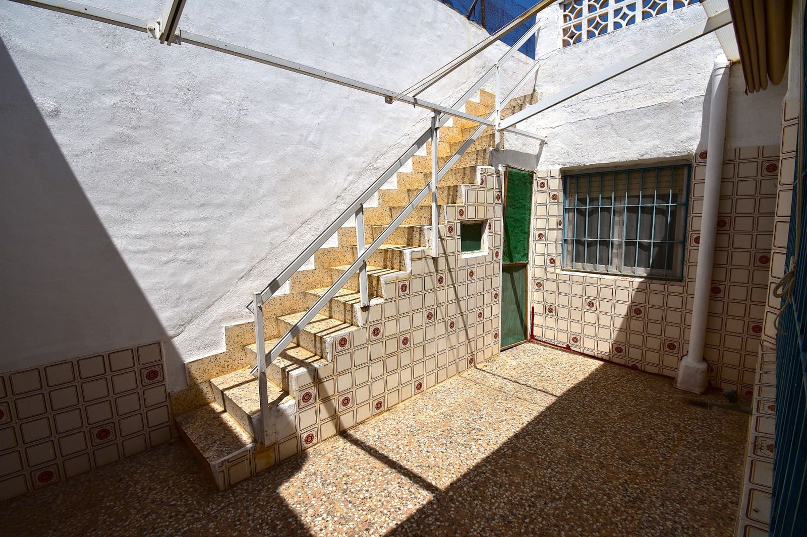 5 bedroom Townhouse for sale in Rojales with garage - € 260,000 (Ref: 9632695)