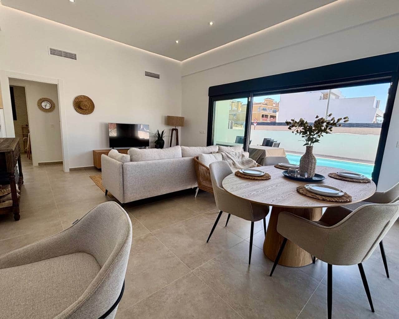 Chalet de 3 habitaciones en Rafal en venta con piscina - 415.000 € (Ref: 9632697)