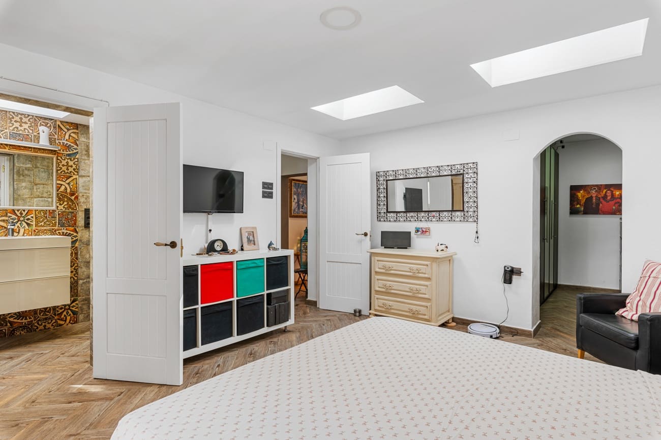 4 soveværelse Finca/Landehus til salg i Daya Nueva med swimmingpool - € 595.000 (Ref: 9632698)