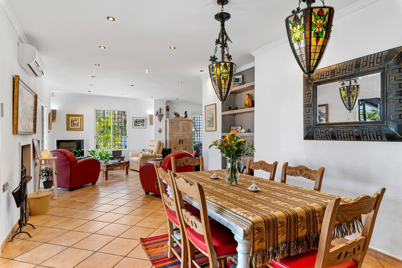 4 soveværelse Finca/Landehus til salg i Daya Nueva med swimmingpool - € 595.000 (Ref: 9632698)