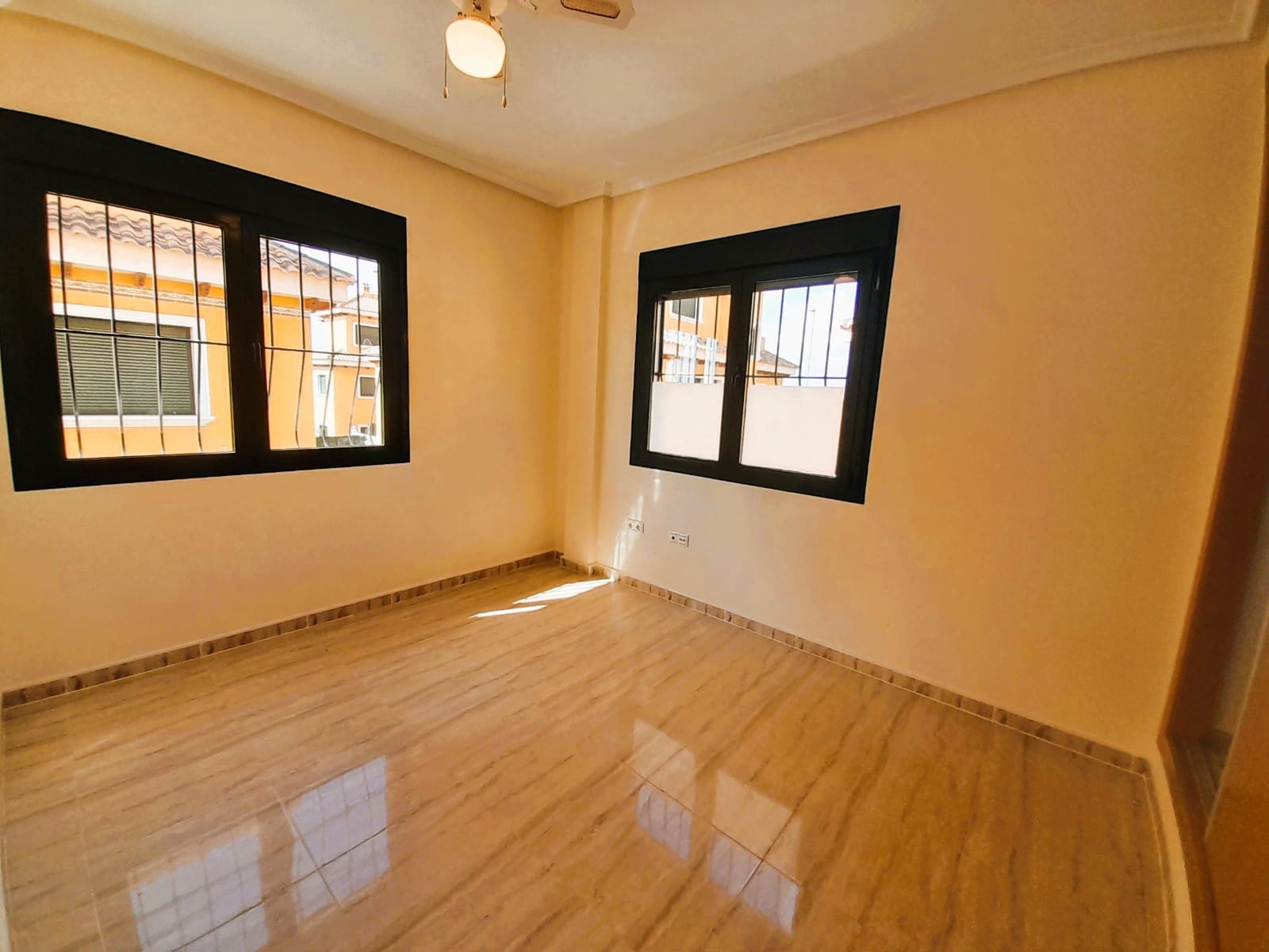3 makuuhuone Huvila myytävänä paikassa Ciudad Quesada - 295 000 € (Ref: 9632699)