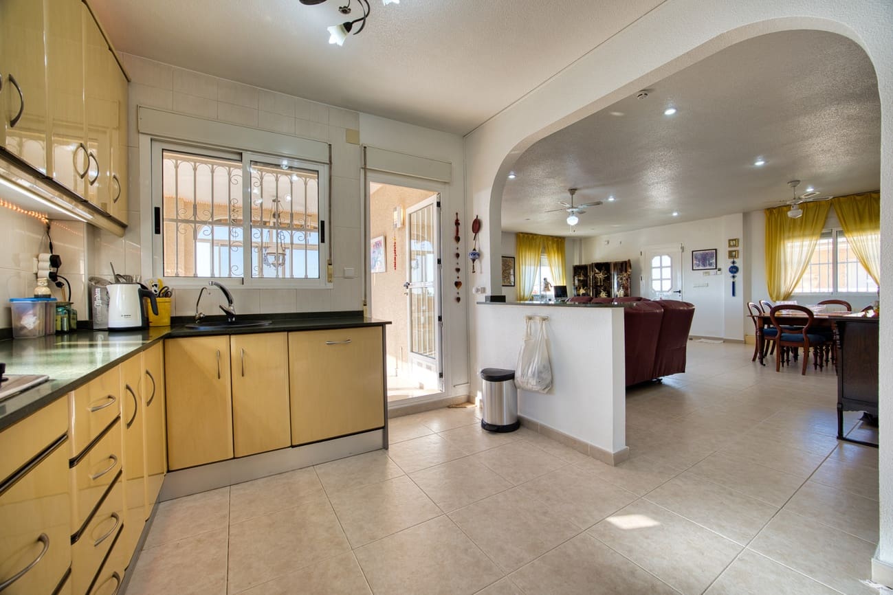 4 chambre Villa/Maison à vendre à Ciudad Quesada avec piscine - 555 000 € (Ref: 9656809)