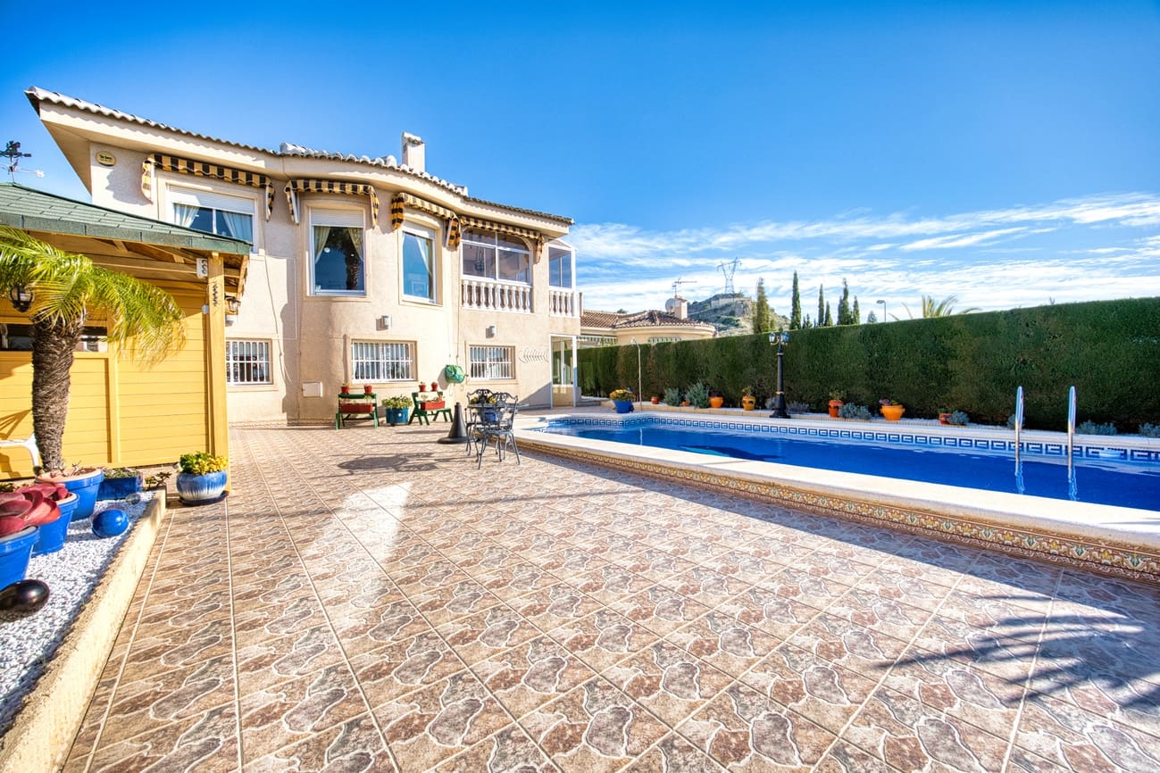 4 chambre Villa/Maison à vendre à Ciudad Quesada avec piscine - 555 000 € (Ref: 9656809)