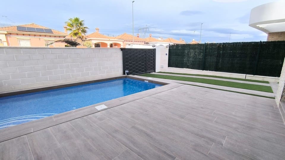 2 soveværelse Villa til salg i Los Montesinos med swimmingpool garage - € 389.000 (Ref: 9676594)