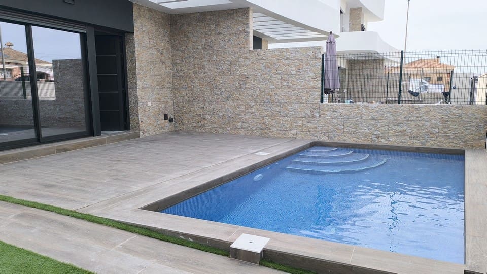 2 soveværelse Villa til salg i Los Montesinos med swimmingpool garage - € 389.000 (Ref: 9676594)