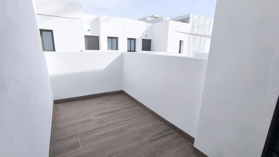 2 bedroom Villa for sale in Los Montesinos with pool garage - € 389,000 (Ref: 9676594)