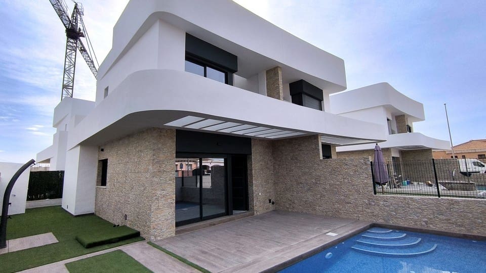 2 bedroom Villa for sale in Los Montesinos with pool garage - € 389,000 (Ref: 9676594)