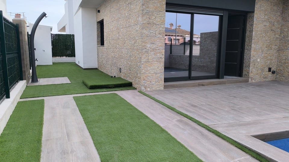 2 bedroom Villa for sale in Los Montesinos with pool garage - € 389,000 (Ref: 9676594)