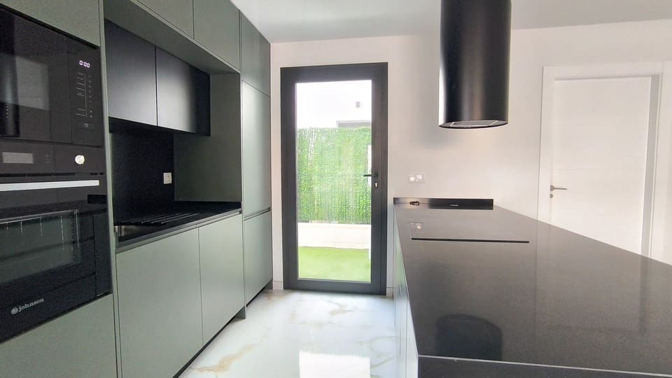 2 bedroom Villa for sale in Los Montesinos with pool garage - € 389,000 (Ref: 9676594)