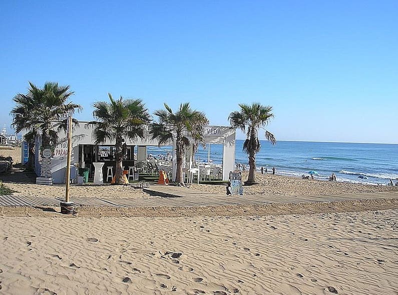 2 bedroom Villa for sale in Los Montesinos with pool garage - € 389,000 (Ref: 9676594)