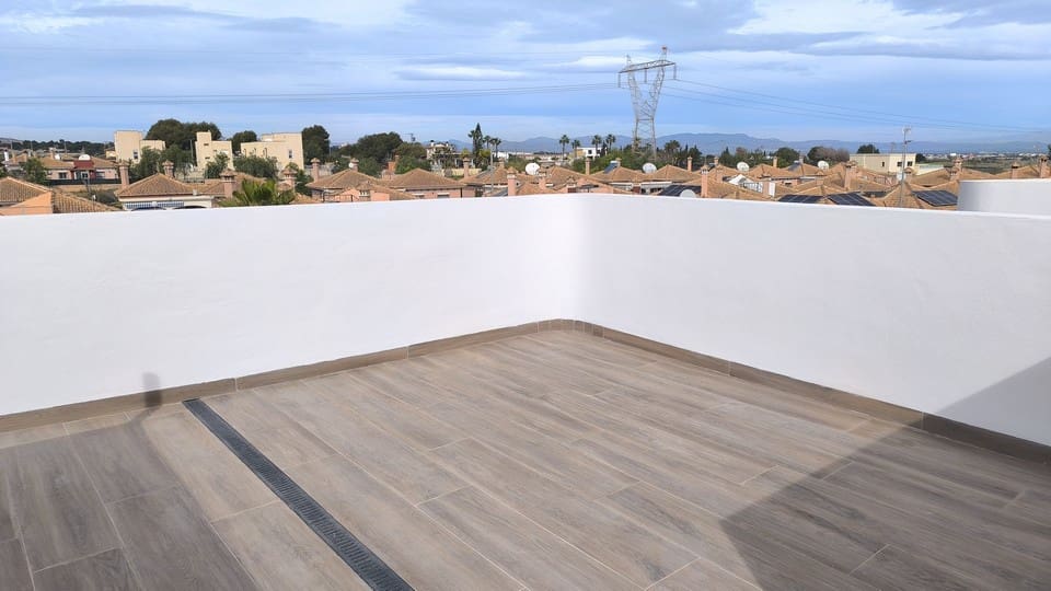 2 bedroom Villa for sale in Los Montesinos with pool garage - € 389,000 (Ref: 9676594)