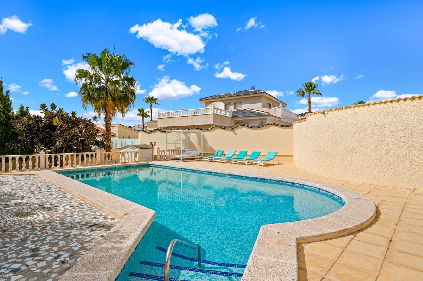 5 bedroom Villa for sale in Ciudad Quesada - € 639,000 (Ref: 9676602)