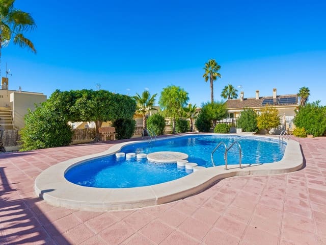 Pareado de 3 habitaciones en Benijófar en venta - 242.500 € (Ref: 9676603)