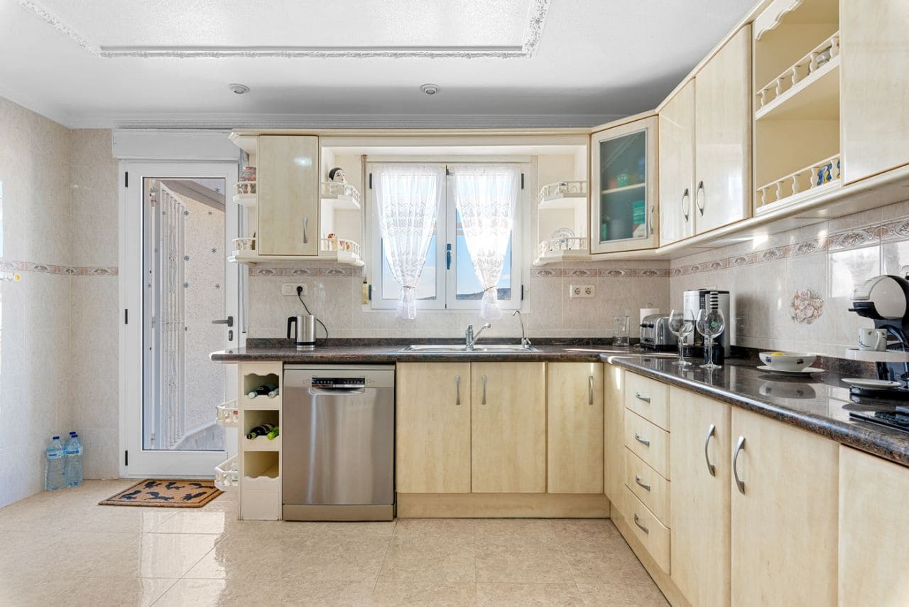 4 Zimmer Villa zu verkaufen in Almoradi - 495.000 € (Ref: 9676607)