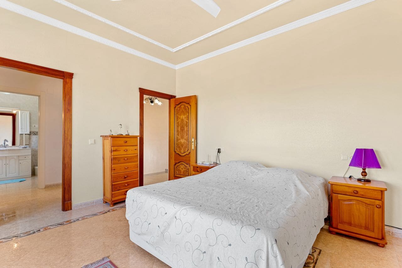 4 Zimmer Villa zu verkaufen in Almoradi - 495.000 € (Ref: 9676607)