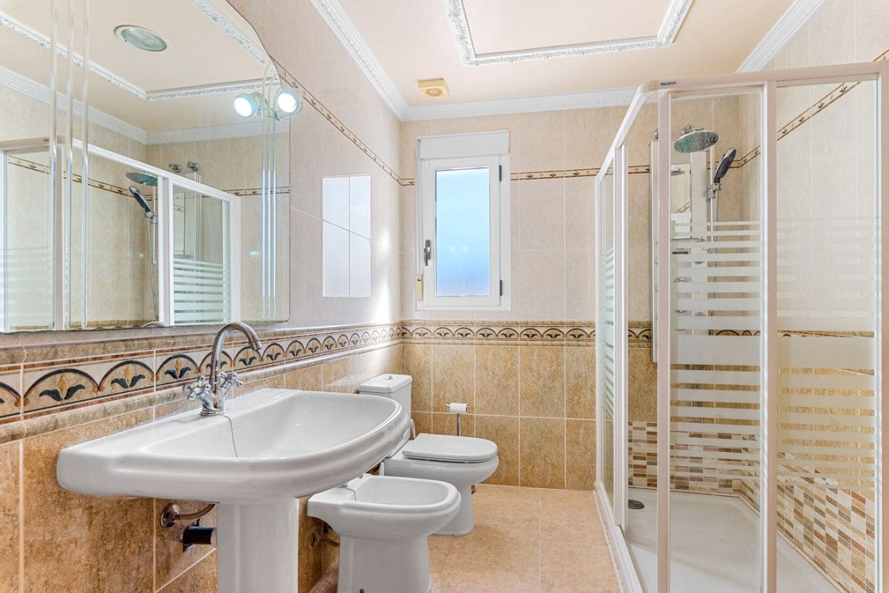 4 Zimmer Villa zu verkaufen in Almoradi - 495.000 € (Ref: 9676607)