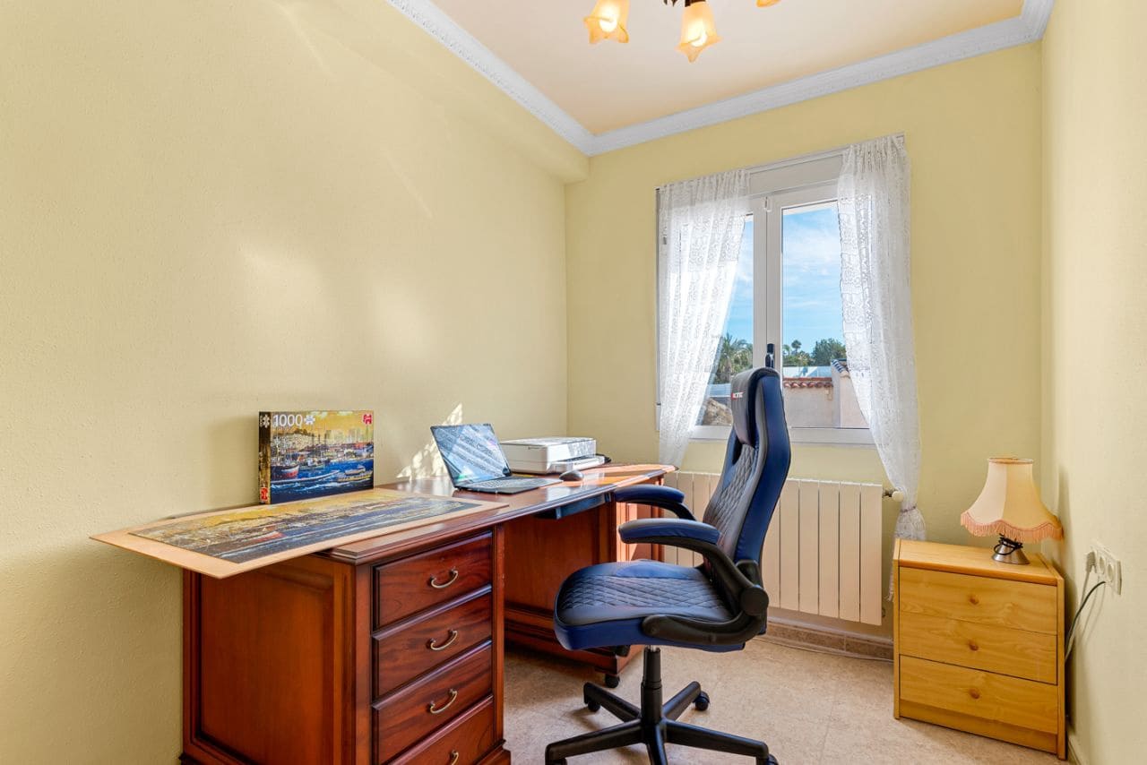 4 Zimmer Villa zu verkaufen in Almoradi - 495.000 € (Ref: 9676607)