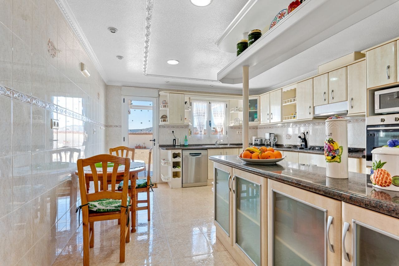 4 Zimmer Villa zu verkaufen in Almoradi - 495.000 € (Ref: 9676607)