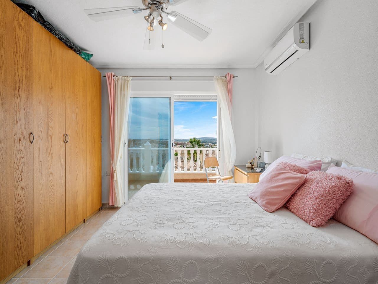 3 bedroom Villa for sale in Rojales - € 455,000 (Ref: 9676611)