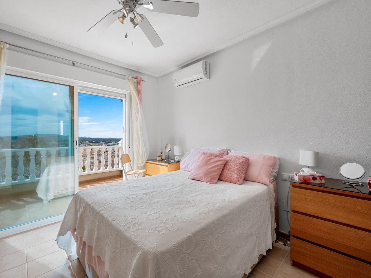 3 bedroom Villa for sale in Rojales - € 455,000 (Ref: 9676611)