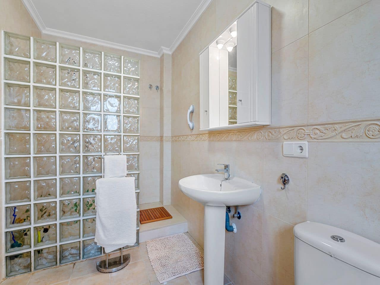 3 bedroom Villa for sale in Rojales - € 455,000 (Ref: 9676611)