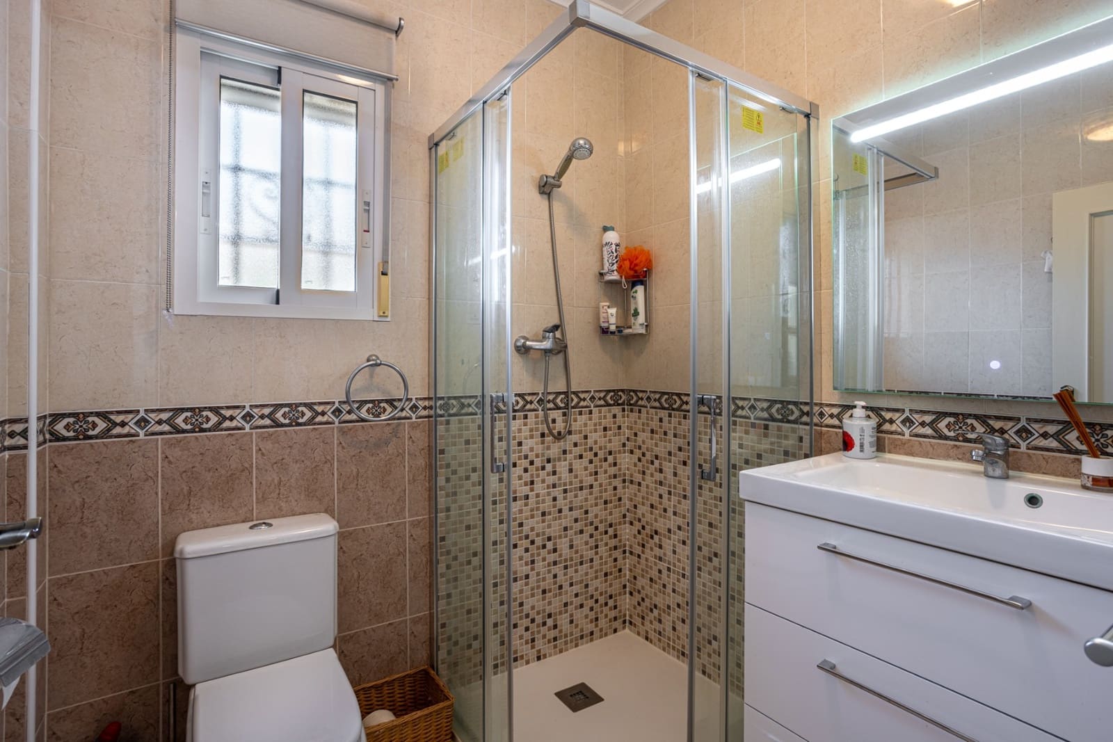 Chalet de 3 habitaciones en Bigastro en venta - 295.000 € (Ref: 9682229)