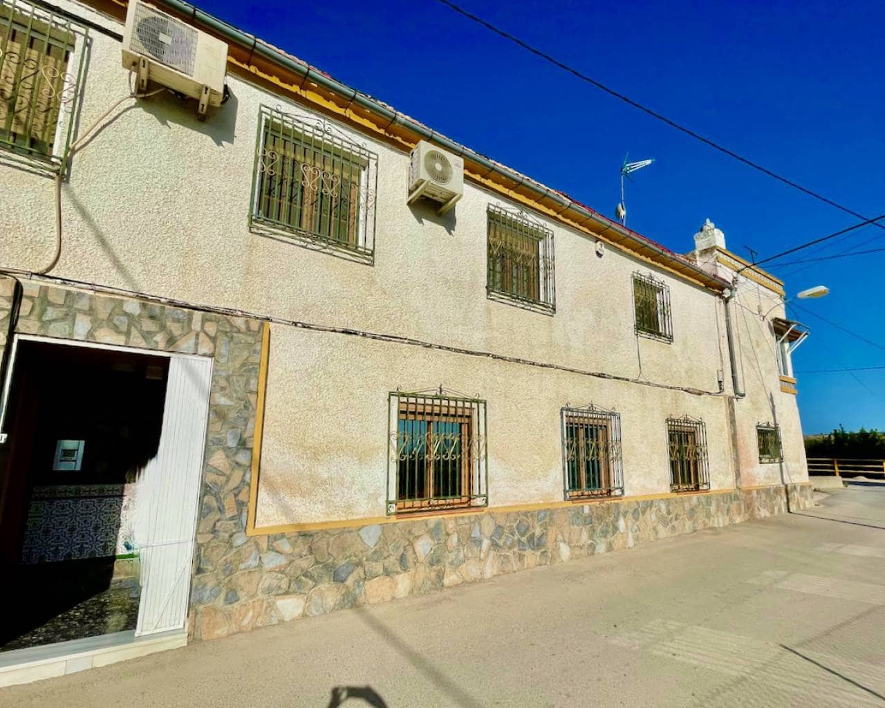 3 soveværelse Villa til salg i Orihuela med garage - € 170.000 (Ref: 9715694)