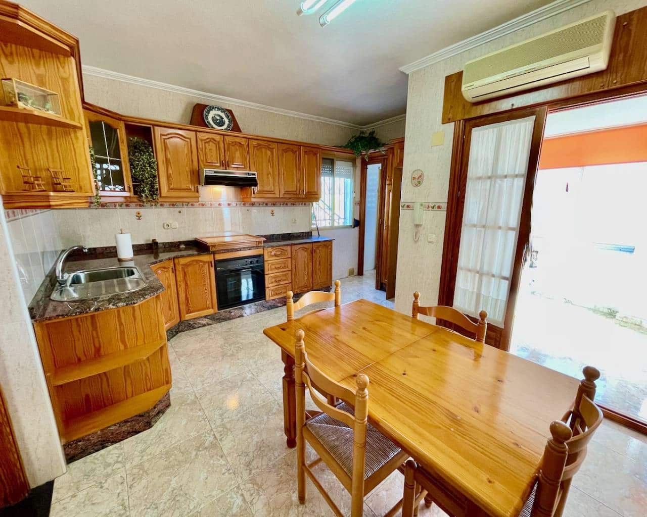 3 soveværelse Villa til salg i Orihuela med garage - € 170.000 (Ref: 9715694)