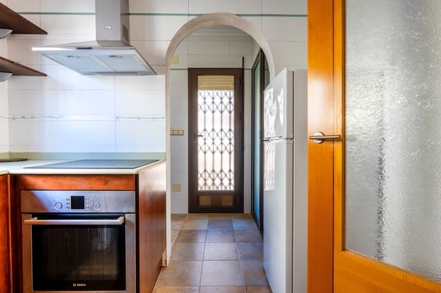 Chalet de 6 habitaciones en Villamartin, Orihuela en venta - 365.000 € (Ref: 9715702)