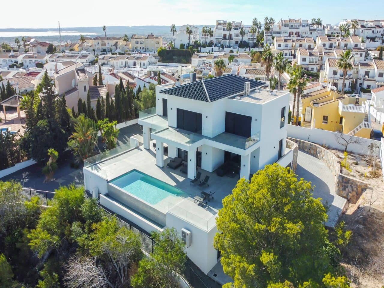 5 bedroom Villa for sale in Rojales with pool - € 2,300,000 (Ref: 9743205)