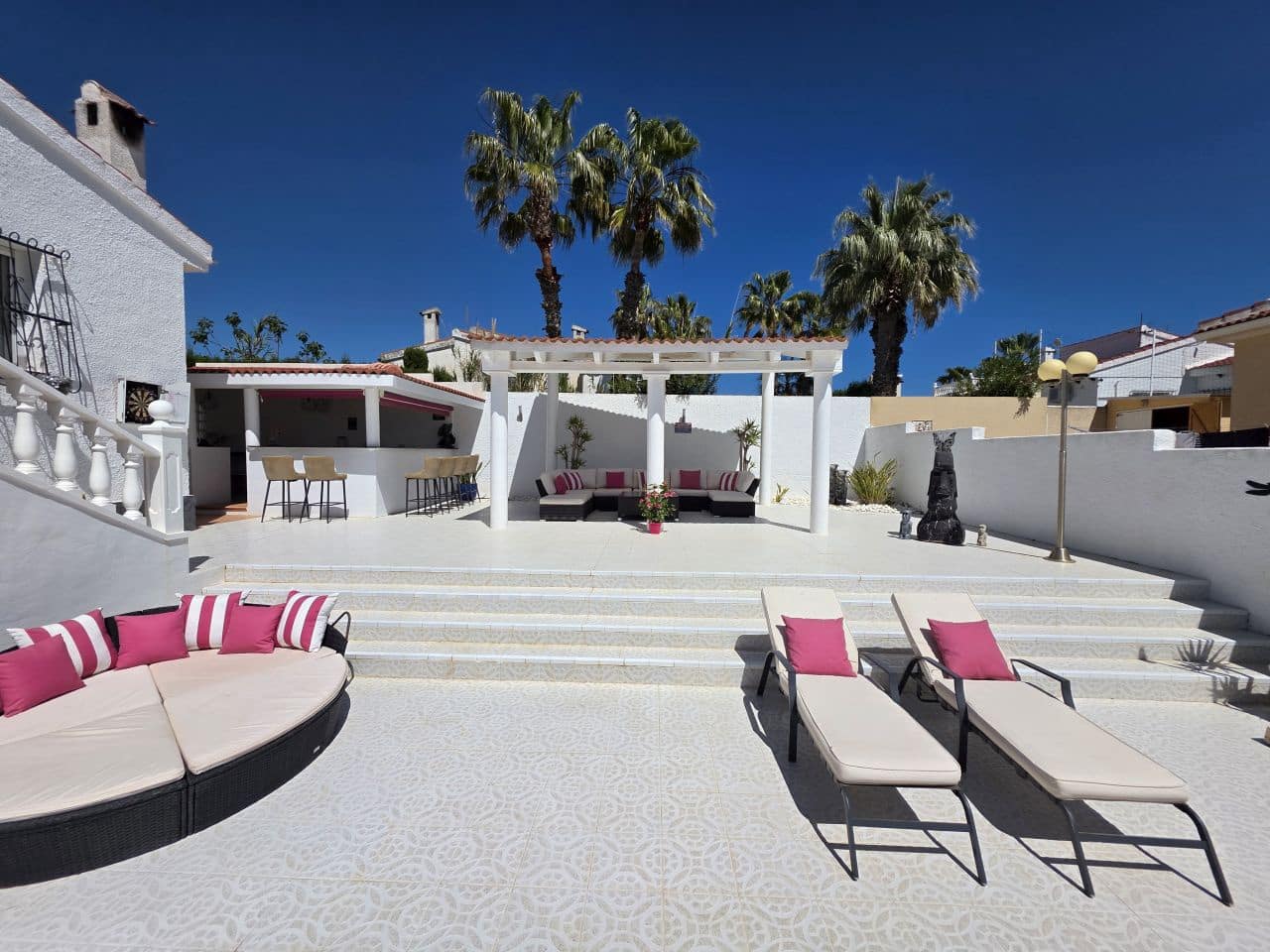 4 bedroom Villa for sale in Rojales - € 495,000 (Ref: 9784899)