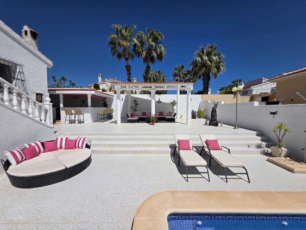 4 bedroom Villa for sale in Rojales - € 495,000 (Ref: 9784899)