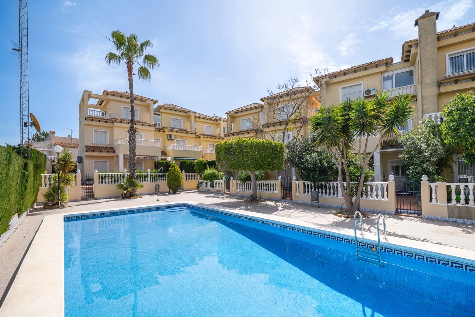 4 slaapkamer Huis te koop in Guardamar del Segura met garage - € 395.000 (Ref: 9784901)