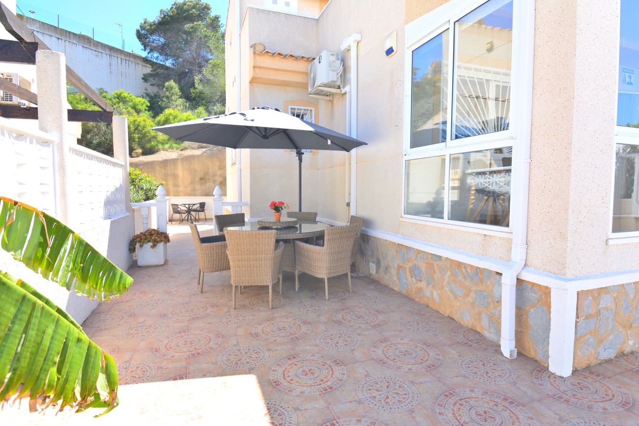2 bedroom Semi-detached Villa for sale in Rojales with pool - € 189,000 (Ref: 9784908)