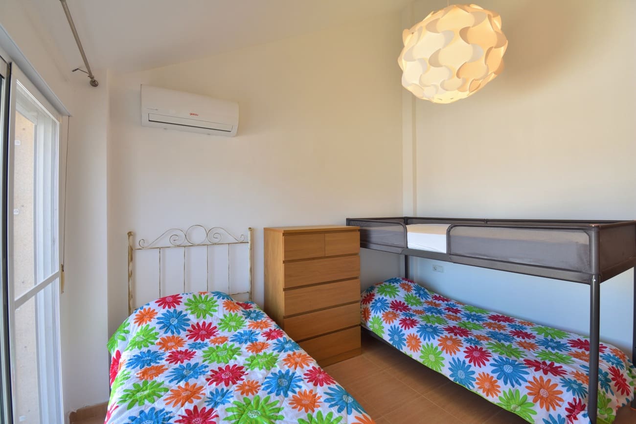 2 bedroom Semi-detached Villa for sale in Rojales with pool - € 189,000 (Ref: 9784908)