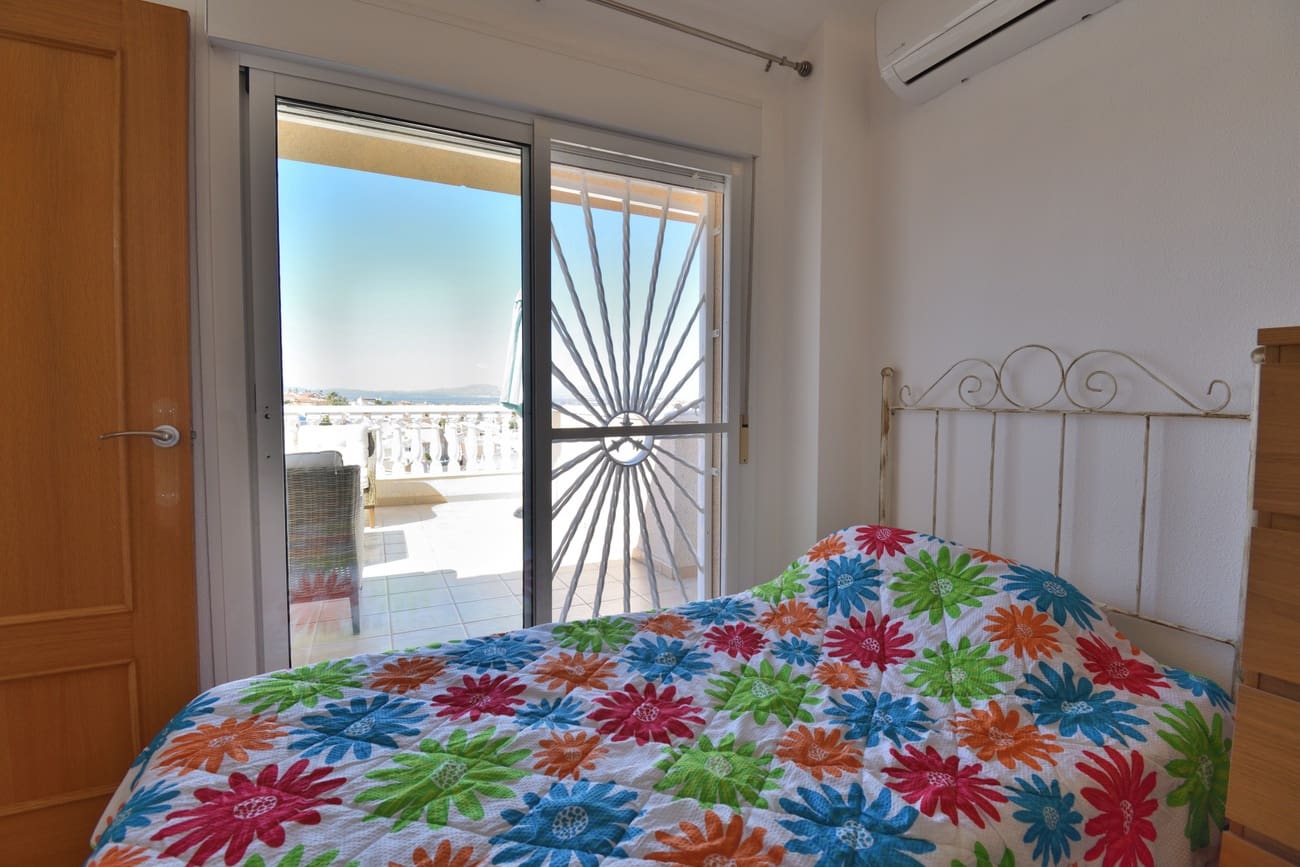 2 bedroom Semi-detached Villa for sale in Rojales with pool - € 189,000 (Ref: 9784908)