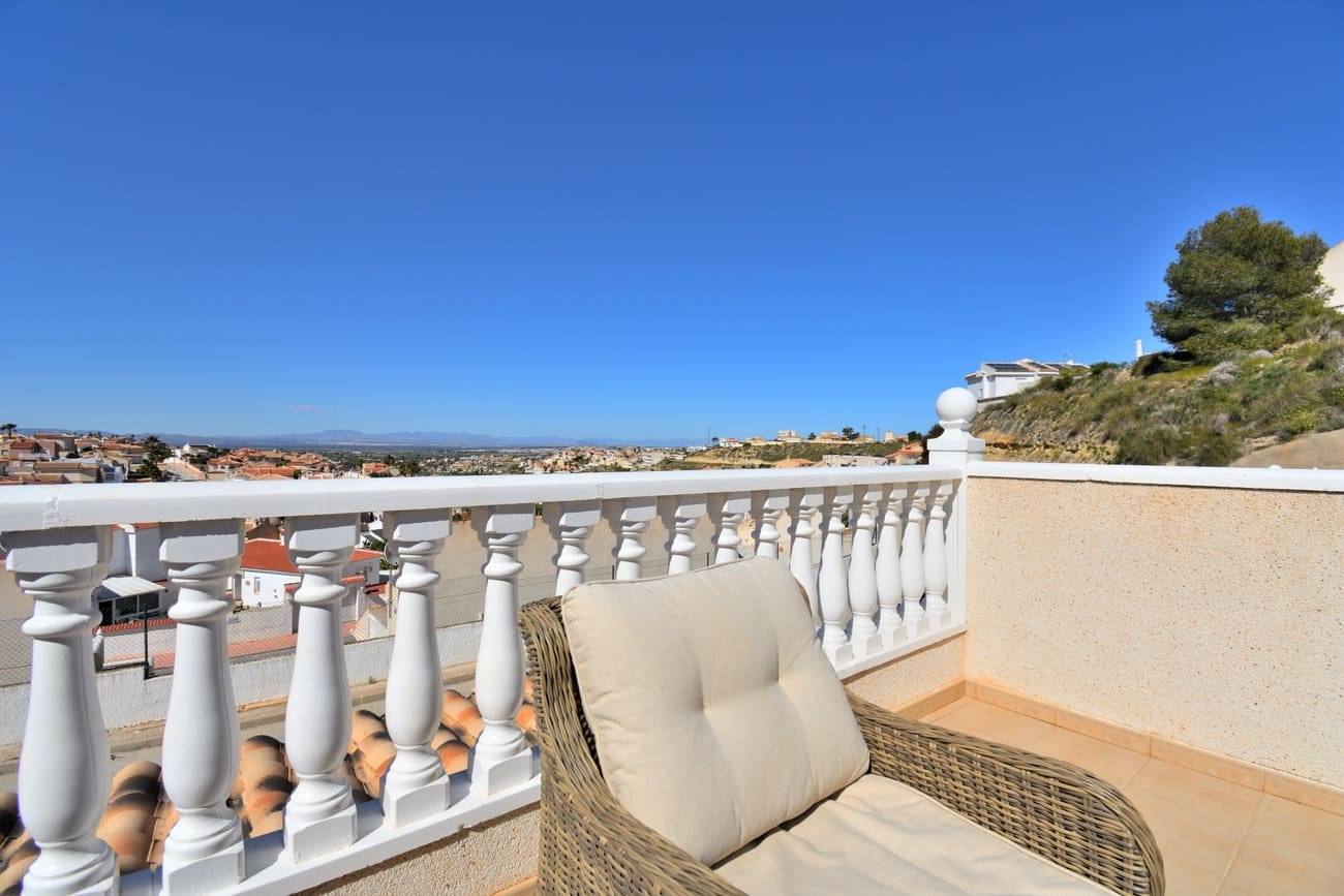 2 bedroom Semi-detached Villa for sale in Rojales with pool - € 189,000 (Ref: 9784908)
