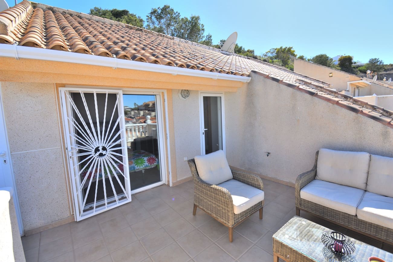2 bedroom Semi-detached Villa for sale in Rojales with pool - € 189,000 (Ref: 9784908)