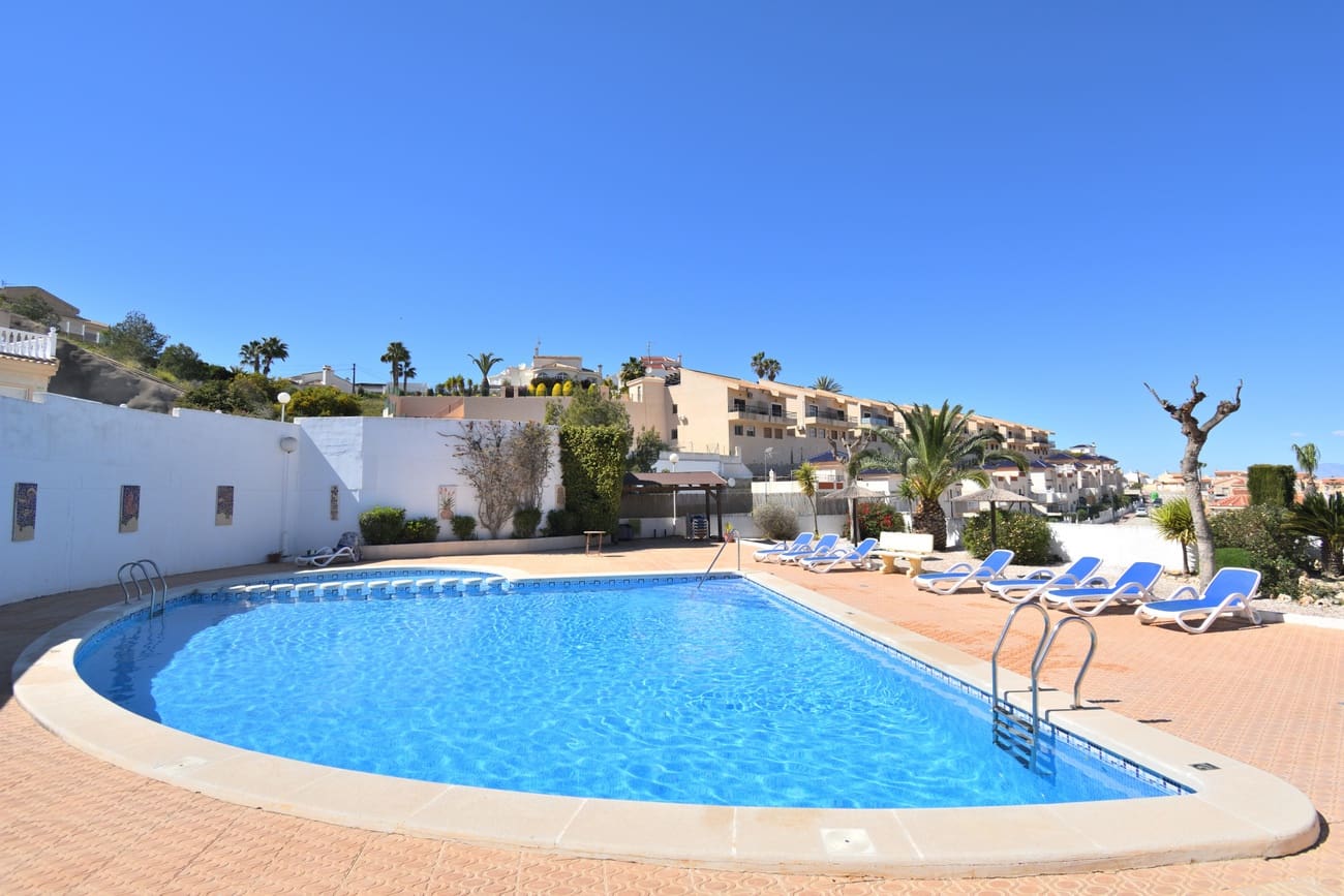 2 bedroom Semi-detached Villa for sale in Rojales with pool - € 189,000 (Ref: 9784908)
