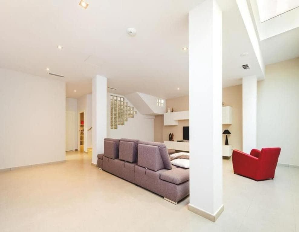 4 makuuhuone Huvila myytävänä paikassa Torrevieja - 559 000 € (Ref: 9805597)