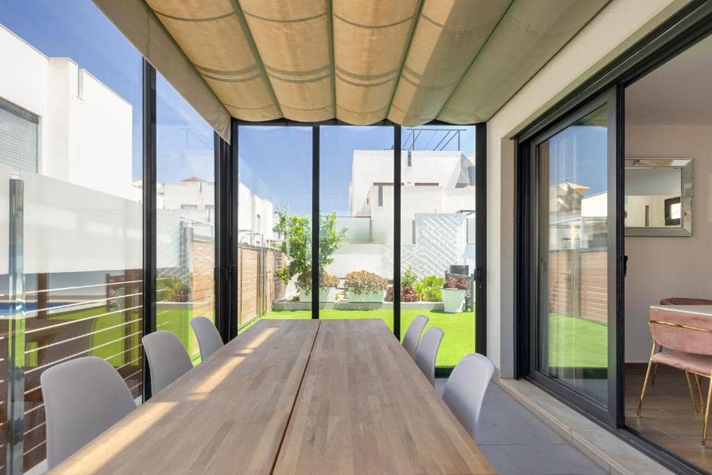 4 makuuhuone Huvila myytävänä paikassa Torrevieja - 559 000 € (Ref: 9805597)