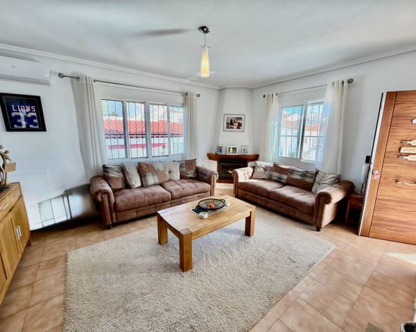 4 makuuhuone Huvila myytävänä paikassa Ciudad Quesada, Rojales mukana uima-altaan 
autotalli - 495 000 € (Ref: 9815134)