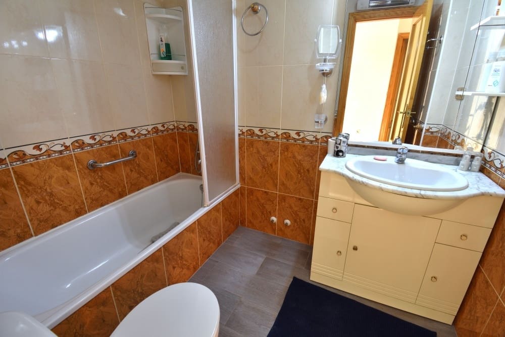2 soveværelse Lejlighed til salg i Formentera del Segura med swimmingpool - € 134.000 (Ref: 9815370)