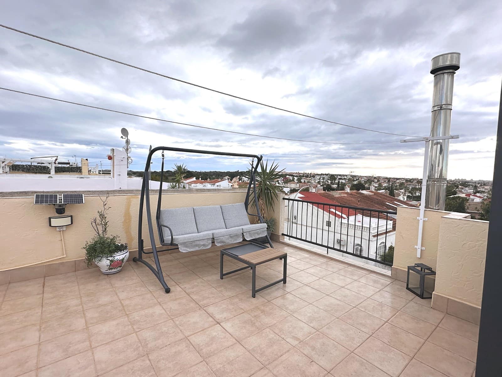 2 makuuhuone Huoneisto myytävänä paikassa Torrevieja mukana uima-altaan - 147 000 € (Ref: 9816290)