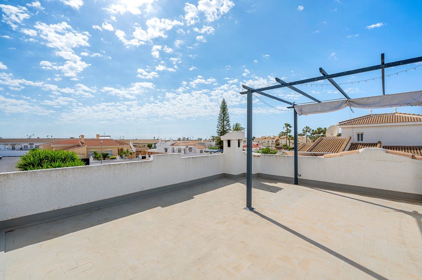 Chalet de 3 habitaciones en Ciudad Quesada en venta - 440.000 € (Ref: 9826179)